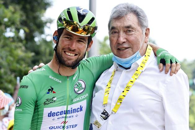 Tour de France 2021 - stage 19 LIBOURNE, FRANCE - JULY 16 : CAVENDISH Mark (GBR) of DECEUNINCK - QUICK-STEP & MERCKX Eddy (BEL) cycling legend of Belgium during stage 19 of the 108th edition of the 2021 Tour de France cycling race, a stage of 207 kms between Mourenx and Libourne. on July 16, 2021 in Libourne, France, 16 07 2021 Libourne France  Copyright: xJanxDexMeuleneirx 10933948-043