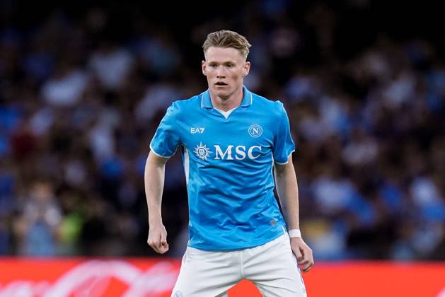 SSC Napoli v Como 1907 - Serie A Enilive Scott McTominay of SSC Napoli looks on during the serie Serie A Enilive match between SSC Napoli and Como 1907 at Stadio Diego Armando Maradona on October 4, 2024 in Naples, Italy Naples Stadio Diego Armando Maradona Naples Italy Copyright: xGiuseppexMaffiax SerieA_Napoli-Como_041024_BRU6121