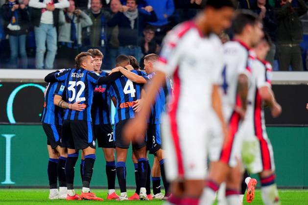AtalantaÕs Marten de Roon celebrates after scoring 5-0 during the Serie A soccer match between Atalanta and Genoa at the Gewis Stadium in Bergamo, north Italy - Saturday , October 5 , 2024. - Soccer . Copyright: xSpada LaPressex