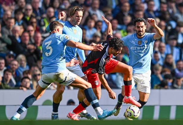 Manchester City v Fulham Premier League Raul Jimenez of Fulham in action during the Premier League match at the Etihad Stadium, Manchester UK Newspapers OUT Copyright: xKarlxVallantinex FIL-20724-0097