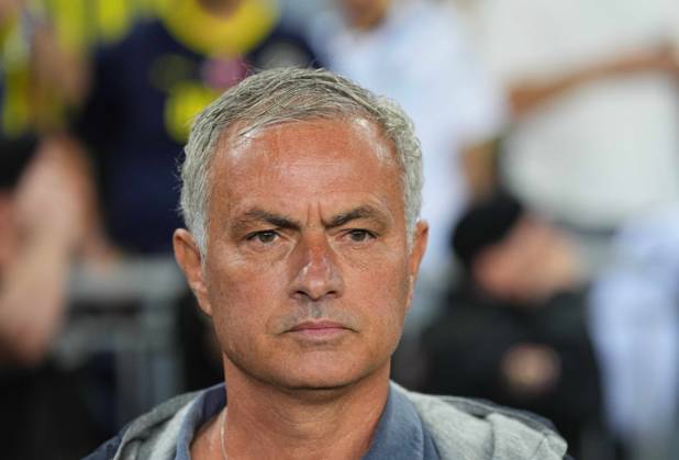 Turkey Süper Ligue: Fenerbahce SK vs Galatasaray S.K September 21 2024: Joso Mourinho of Fenerbahce looks on during a Turkey So¼per Ligue game, FenerbahoÂße SK vs Galatasaray S.K, at Ulker Fenerbahce Sukru Saracoglu Stadium, Istanbul, Turkey. Ulrik Pedersen CSM (Credit Image:  Ulrik Pedersen Cal Media) Istanbul Turkey EDITORIAL USE ONLY Copyright: xx ZUMA-20240921_zma_c04_801.jpg UlrikxPedersenx csmphotothree297461