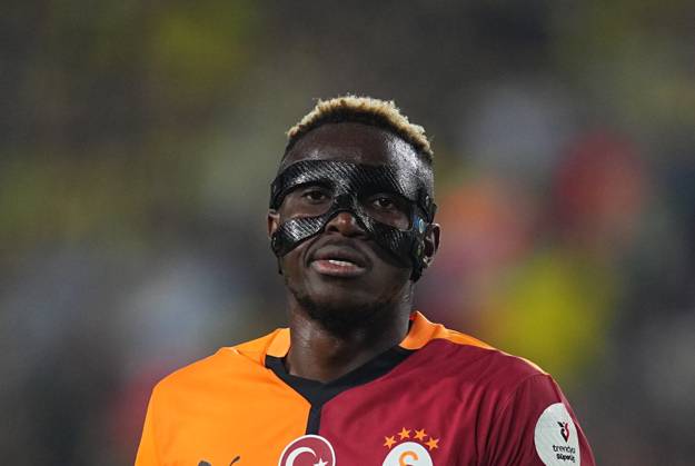 Turkey Süper Ligue: Fenerbahce SK vs Galatasaray S.K September 21 2024: Victor Osimhen of Galatasaray looks on during a Turkey So¼per Ligue game, FenerbahoÂße SK vs Galatasaray S.K, at Ulker Fenerbahce Sukru Saracoglu Stadium, Istanbul, Turkey. Ulrik Pedersen CSM (Credit Image:  Ulrik Pedersen Cal Media) Istanbul Turkey EDITORIAL USE ONLY Copyright: xx ZUMA-20240921_zma_c04_843.jpg UlrikxPedersenx csmphotothree297510
