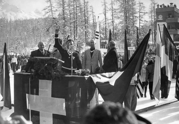 SWITZERLAND SAINT MORITZ 1948 01 30 Riccardo Torriani, Switzerland, reads the Olympic Oath during the opening ceremony at the 1948 Winter Olympics Sankt Moritz Switzerland OS sp sw x5600x  Copyright: xAgencexFrancexPresse SVTx WINTER OLYMPICS 1948