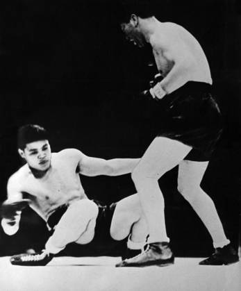 USA NEW YORK CITY 19 06 1936 Max Schmeling th , German professional boxer, faces Joe Louis, American heavyweight boxer, in a match at Yankee Stadium which Schmeling won New York City USA BOXNING sp sw x5600x  Copyright: xSVTx LOUIS-SCHMELING