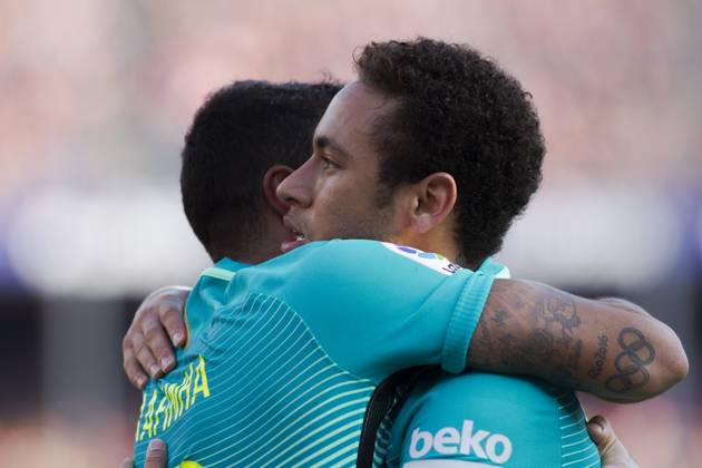 Atlà tico de Madrid v Barcelona - La Liga MADRID, SPAIN - FEBRUARY 26:Neymar Jr of FC Barcelona, Barca and Raphina of Barcelona celebrates a goal during the Spanish League 2016 17 match between Atletico de Madrid and Barcelona, at Vicente Calderon Stadium in Madrid on February 26, 2017. (Photo by Guillermo Martinez) Madrid Vicente Calderon Stadium Spain Copyright: xGuillermoxMartinezx