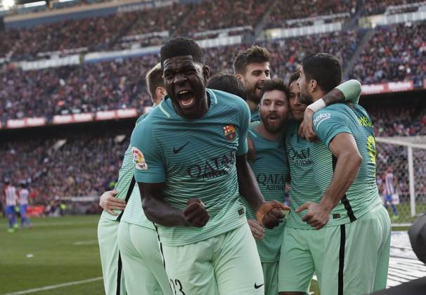 Atlà tico de Madrid v Barcelona - La Liga MADRID, SPAIN - FEBRUARY 26:Several player of Barcelona celebrates a goal during the Spanish League 2016 17 match between Atletico de Madrid and Barcelona, at Vicente Calderon Stadium in Madrid on February 26, 2017. (Photo by Guillermo Martinez) Madrid Vicente Calderon Stadium Spain Copyright: xGuillermoxMartinezx