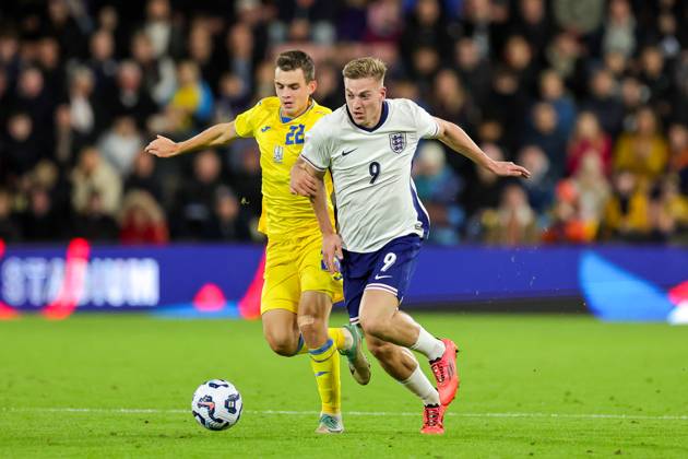 U21, U 21 England v Ukraine U21 UEFA EUROPEAN CHAMPIONSHIPS 11 10 2024. Group F Liam Delap of England tussles with Maksym Melnychenko during the U21 UEFA EUROPEAN CHAMPIONSHIPS match between U21 England and U21 Ukraine at the Vitality Stadium, Bournemouth, England on 11 October 2024. Editorial use only , Copyright: xNigelxKeenex PSI-20578-0024