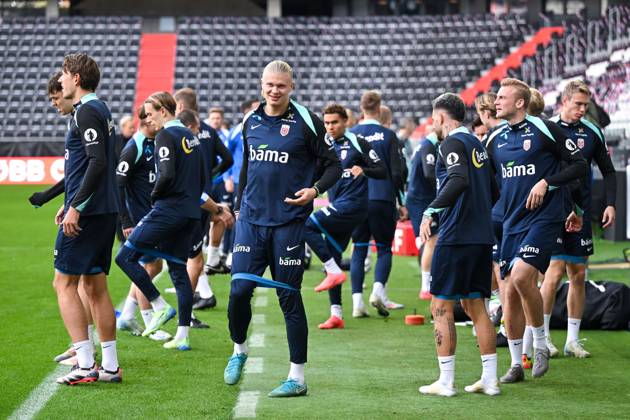 SOCCER - NL, AUT vs NOR LINZ,AUSTRIA,12.OCT.24 - SOCCER - UEFA Nations League, group stage, OEFB international match, Länderspiel, Nationalmannschaft Austria vs Norway, preview, training Team NOR. Image shows Erling Braut Haaland (NOR) and the team of NOR. GEPAxpictures xDanielaxMoser
