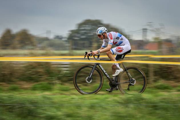 Belgian Michael Vanthourenhout pictured in action during the men s elite race of the Kermiscross cyclocross cycling event in Ardooie, Thursday 17 October 2024. DAVIDxPINTENS  x102798477x
