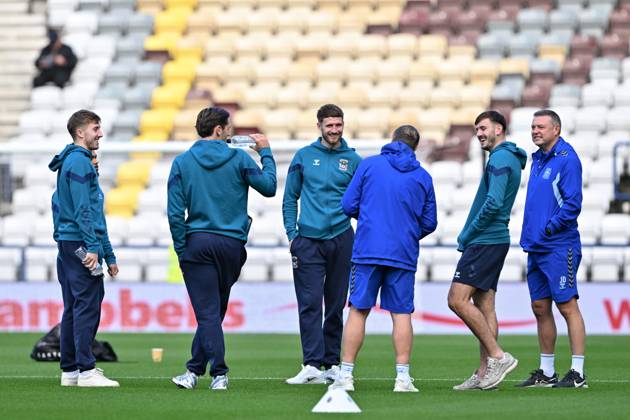 Sky Bet Championship Preston North End v Coventry City Coventry City players all smiles as they inspect the pitch ahead of the Sky Bet Championship match Preston North End vs Coventry City at Deepdale, Preston, United Kingdom, 19th October 2024 (Photo by Cody Froggatt News Images) Preston Deepdale Lancashire United Kingdom Copyright: xCodyxFroggatt NewsxImagesx