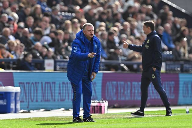 Sky Bet Championship Preston North End v Coventry City Mark Robins manager of Coventry City instructs during the Sky Bet Championship match Preston North End vs Coventry City at Deepdale, Preston, United Kingdom, 19th October 2024 (Photo by Cody Froggatt News Images) Preston Deepdale Lancashire United Kingdom Copyright: xCodyxFroggatt NewsxImagesx