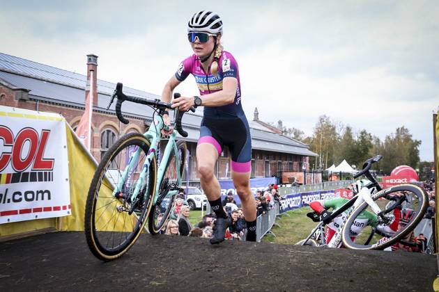 Belgian Laura Verdonschot pictured in action during the women s elite race of the Exact Cross Essen, stage 2 (out of 6) in the Exact Cross cyclocross competition, Saturday 19 October 2024, in Essen. KRISTOFxVANxACCOM  x102964667x