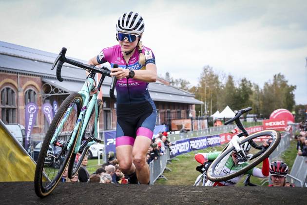 Belgian Laura Verdonschot pictured in action during the women s elite race of the Exact Cross Essen, stage 2 (out of 6) in the Exact Cross cyclocross competition, Saturday 19 October 2024, in Essen. KRISTOFxVANxACCOM  x102964702x