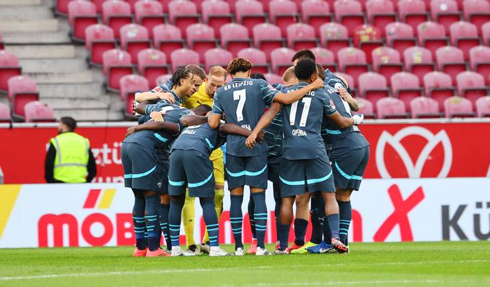 Mainz RB Leipzig Bundesliga Mainz, 19 10 2024, Mewa Arena, Soccer Bundesliga, Matchday 7 , 1 FSV Mainz 05 vs RB Leipzig , In the picture player circle Leipzig , Picture Point