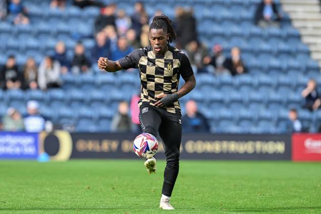 Sky Bet Championship Preston North End v Coventry City Brandon Thomas-Asante of Coventry City warms up ahead of the Sky Bet Championship match Preston North End vs Coventry City at Deepdale, Preston, United Kingdom, 19th October 2024 (Photo by Cody Froggatt News Images) Preston Deepdale Lancashire United Kingdom Copyright: xCodyxFroggatt NewsxImagesx