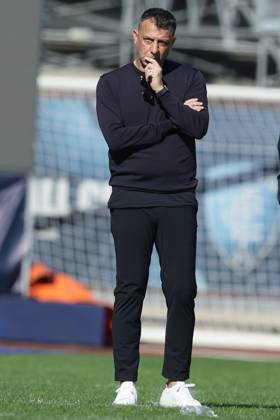 Serie A football match Empoli vs SSC Napoli Empoli™s Italian coach Roberto D Aversa looks during the Serie A football match Empoli vs SSC Napoli at Carlo Castellani stadium on October 20, 2024, in Empoli. ABPH2996 Copyright: xAntonioxBalascox