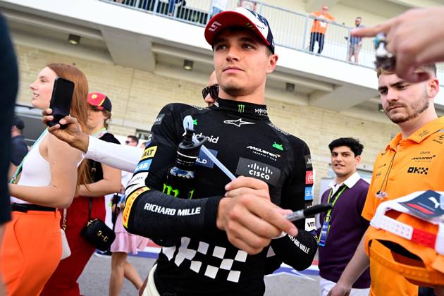 19 10 2024, xrarjax, Motorsport FIA Formula 1, Grand Prix of the USA 2024 emspor, v l Sprint Race Lando Norris McLaren starting number 04 FIA REGULATIONS PROHIBIT ANY USE OF PHOTOGRAPHS as IMAGE SEQUENCES and or QUASI VIDEO Austin