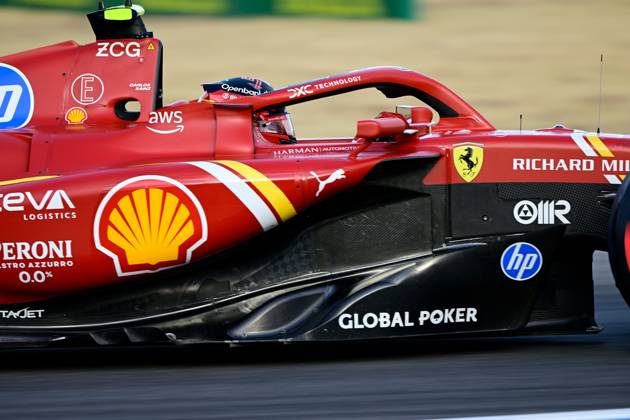 19 10 2024, xrarjax, Motorsport FIA Formula 1, Grand Prix of the USA 2024 emspor, v l Qualifying Carlos Sainz Ferrari starting number 55 FIA REGULATIONS PROHIBIT ANY USE OF PHOTOGRAPHS as IMAGE SEQUENCES and or QUASI VIDEO Austin