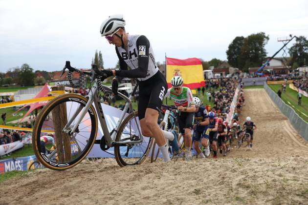 Belgian Clement Horny pictured in action during the men elite race of the Cyclocross Ruddervoorde, Sunday 20 October 2024 in Oostkamp, the first stage of the Superprestige cyclocross cycling competition. KURTxDESPLENTER  x103093670x