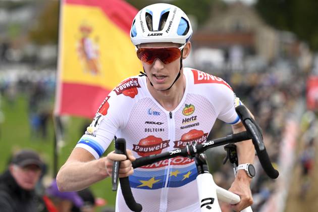 2024 Superprestige Cyclocross Ruddervoorde RUDDERVOORDE, BELGIUM - OCTOBER 20 : Vanthourenhout Michael (BEL) of Pauwels Sauzen - Bingoal in action during the 1st leg of the men elite 2024 - 2025 Telenet Superprestige cyclocross race of Ruddervoorde on October 20, 2024 in Ruddervoorde, Belgium, 20 10 2024 Ruddervoorde Belgium  Copyright: xNicoxVereeckenx