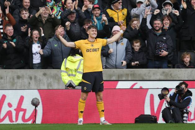 Wolverhampton Wanderers FC v Manchester City FC - Premier League J?rgen Strand Larsen of Wolves celebrates after scoring his team s first goal during the Premier League match between Wolverhampton Wanderers and Manchester City. Wolverhampton West Midlands United Kingdom Copyright: xMIxNewsx originalFilename:fletcher-wolverha240820_npx1e