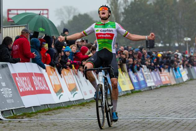 Belgian Joran Wyseure celebrates as he crosses the finish line to win the men elite race of the Cyclocross Ruddervoorde, Sunday 20 October 2024 in Oostkamp, the first stage of the Superprestige cyclocross cycling competition. KURTxDESPLENTER  x103107672x
