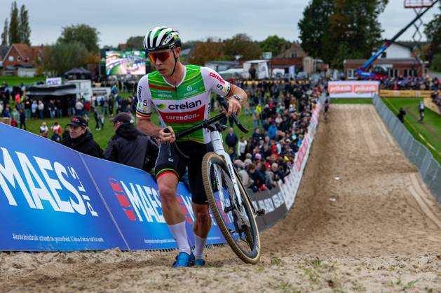 Belgian Laurens Sweeck pictured in action during the men elite race of the Cyclocross Ruddervoorde, Sunday 20 October 2024 in Oostkamp, the first stage of the Superprestige cyclocross cycling competition. KURTxDESPLENTER  x103108058x
