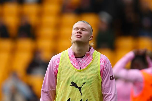 Wolverhampton Wanderers FC v Manchester City FC - Premier League Erling Haaland of Manchester City warms up during the Premier League match between Wolverhampton Wanderers and Manchester City at Molineux in Wolverhampton, England, on October 20, 2024. Wolverhampton West Midlands United Kingdom Copyright: xMIxNewsx originalFilename:fletcher-wolverha240820_npL7F