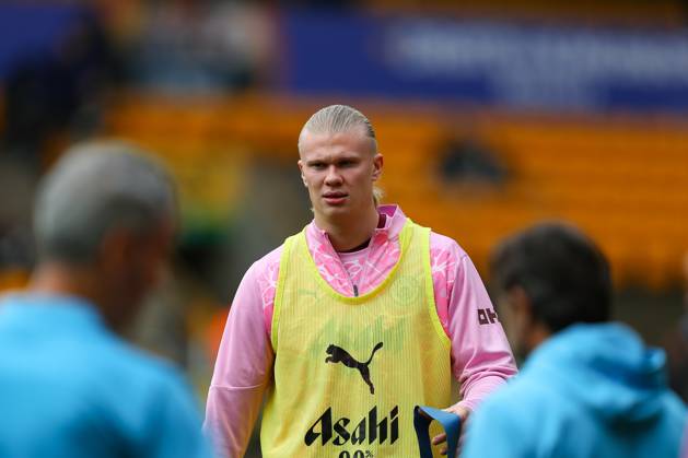Wolverhampton Wanderers FC v Manchester City FC - Premier League Erling Haaland of Manchester City warms up during the Premier League match between Wolverhampton Wanderers and Manchester City at Molineux in Wolverhampton, England, on October 20, 2024. Wolverhampton West Midlands United Kingdom Copyright: xMIxNewsx originalFilename:fletcher-wolverha240820_npnvz