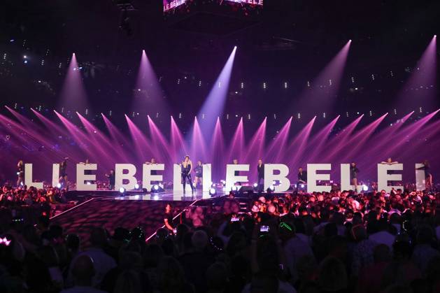 Schlagerbooom 2024 Alles sparkelt Alles glitzert on 19 10 2024 in the Westfalenhalle in Dortmund Anna Maria Zimmermann on stage with Liebeliebelei lettering MH