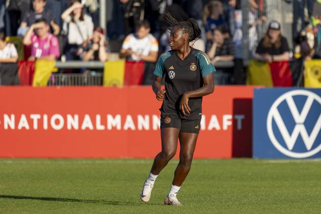 Public training DFB womens national team, 21 10 2024 Nicole Anyomi German womens national soccer team, clipping, portrait portrait, training DFB womens national team, Frankfurt, Stadion am Brentanobad, 21 10 2024 Copyright: xBEAUTIFULxSPORTS Gawlikx