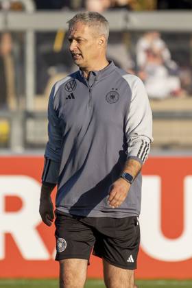 Public training DFB womens national team, 21 10 2024 Christian Wück national coach womens national soccer team, clipping, portrait portrait, training DFB womens national team, Frankfurt, Stadion am Brentanobad, 21 10 2024 Copyright: xBEAUTIFULxSPORTS Gawlikx