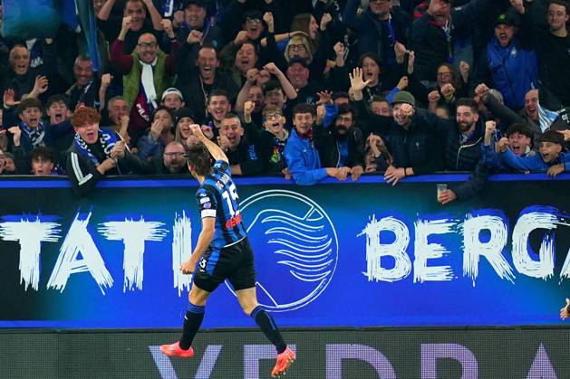 Atalanta s Marten de Roon celebrates after scoring 1-0 during the Serie A soccer match between Atalanta and Hellas Verona at the Gewiss Stadium in Bergamo , north Italy - Saturday , October 26 , 2024. - Soccer . Copyright: xSpada LaPressex