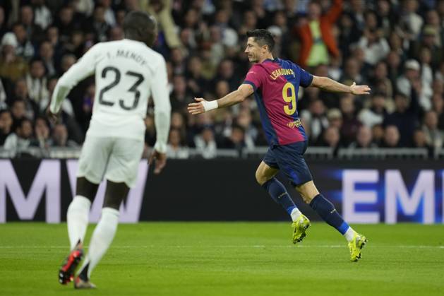 ESP: Real Madrid v FC Barcelona, Barca La Liga EA Sports. Date 11 Robert Lewandowski of FC Barcelona celebrates after scoring goal during the La Liga EA Sports match between Real Madrid and FC Barcelona played at Santiago Bernabeu Stadium on October 26, 2024 in Madrid, Spain. kpng Copyright: xCesarxCebollax xPRESSINPHOTOx PS_241026_RMA_BAR_053