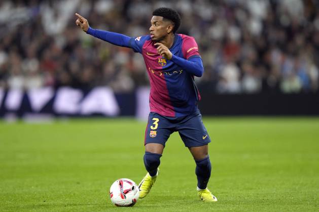 ESP: Real Madrid v FC Barcelona, Barca La Liga EA Sports. Date 11 Alejandro Balde of FC Barcelona during the La Liga EA Sports match between Real Madrid and FC Barcelona played at Santiago Bernabeu Stadium on October 26, 2024 in Madrid, Spain. kpng Copyright: xCesarxCebollax xPRESSINPHOTOx PS_241026_RMA_BAR_120