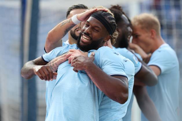 Sport Bilder des Tages Rome, Italy 27.10.2024 : Tijjani Noslin of Lazio score the goal and celebrate with the team during Italian football championship Serie A Enilive 2024-2025 match SS Lazio vs Genoa FC at Stadio Olimpico in Rome on October 27, 2024. Copyright: xMarcoxIacobucci IPAxSportx xipa-x xx IPA_51009774 IPA_Agency_IPA51009774
