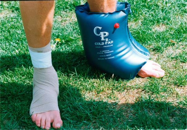 Klas Ingesson, soccer player Sweden national team, Nationalteam injured foot, training action 1992 05 26 c THURESSON BÖRJE Aftonbladet IBL Bildbyra EXPRESSEN OUT AFTONBLADET 6036 Sverige fotboll x2512x Copyright: xBörjexThuresson Aftonbladet TTx xx