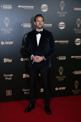 68th Ballon D Or Photocall At Theatre Du Chatelet In Paris PARIS, FRANCE - OCTOBER 28: Harry Kane of Bayern Munich and England nominee for the men s Ballon D or attends the 68th Ballon D Or Photocall at Theatre Du Chatelet on October 28, 2024 in Paris, France. Paris France  Copyright: xJosexBretonx originalFilename:bretonhernandez-68thball241028_np9Uk