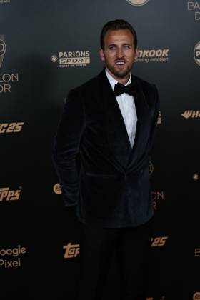 68th Ballon D Or Photocall At Theatre Du Chatelet In Paris PARIS, FRANCE - OCTOBER 28: Harry Kane of Bayern Munich and England nominee for the men s Ballon D or attends the 68th Ballon D Or Photocall at Theatre Du Chatelet on October 28, 2024 in Paris, France. Paris France  Copyright: xJosexBretonx originalFilename:bretonhernandez-68thball241028_npb68