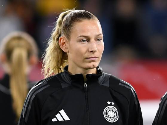 Sarai Linder Germany looks during the Women s international friendly match between Germany and Australia, Schauinsland Reisen Arena on October 28, 2024 in Duisburg, Germany Photo by Ralf Treese DeFodi Images Sarai Linder Germany looks during the Women s international friendly match between Germany and Australia at Schauinsland Reisen Arena on October 28, 2024 in Duisburg, Germany not used in POL SRB CRO FRA GBR NED ITA USA Defodi 521 GERAUS20241028 078 Defodi-521 not used in POL SRB CRO FRA GBR NED ITA USA