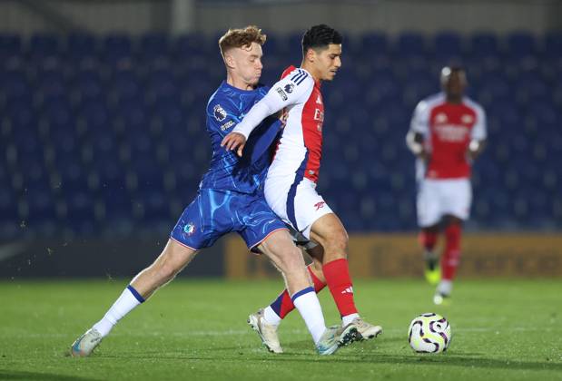 - Chelsea U21, U 21 v Arsenal U21, Premier League 2, Kingsmeadow Stadium, London, UK - 1st November 2024. Brodi Hughes of Chelsea U21 battles Ismail Oulad M Hand of Arsenal u21. - Chelsea U21 v Arsenal U21, Premier League 2, Kingsmeadow Stadium, London, UK - 1st November 2024. By Daniel Weir Crystal Pix. London Kingsmeadow Stadium UK Copyright: xDanielxWeirx xCrystalxPixx CP_Chelsea_U21_Arsenal_U21_106