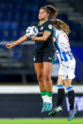 2024-11-02 sc Heerenveen v Feyenoord - Dutch Azerion Women™s Eredivisie HEERENVEEN, NETHERLANDS - NOVEMBER 2: Jada Conijnenberg of Feyenoord is challenged by Fenna Meijer of sc Heerenveen during the Dutch Azerion Women™s Eredivisie match between sc Heerenveen and Feyenoord at Abe Lenstra Stadion on November 2, 2024 in Heerenveen, Netherlands. (Photo by Pieter van der Woude BSR Agency) Heerenveen Netherlands Content not available for redistribution in The Netherlands directly or indirectly through any third parties. Copyright: xBSRxAgencyx