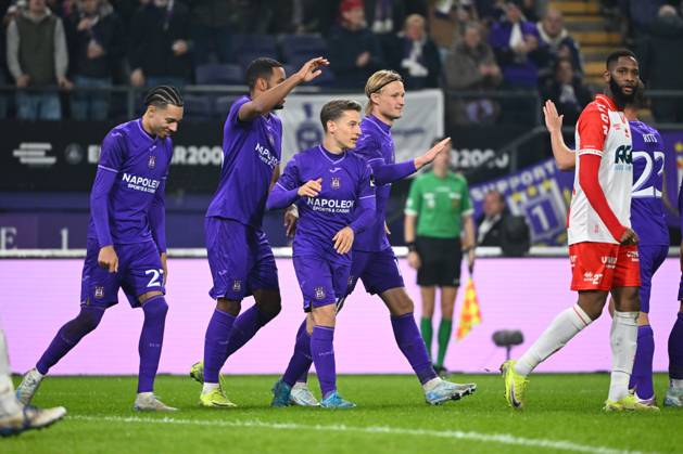 RSC Anderlecht v KV Kortrijk - Jupiler Pro League ANDERLECHT, BELGIUM - NOVEMBER 03 : Autogoal Kadri Abdelkahar midfielder of KV Kortrijk - players of Anderlecht celebrates after scoring during the Jupiler Pro League match between RSC Anderlecht and KV Kortrijk on November 3, 2024 in Anderlecht, Belgium, 03 11 2024 Anderlecht Belgium  Copyright: xVincentxKalutx
