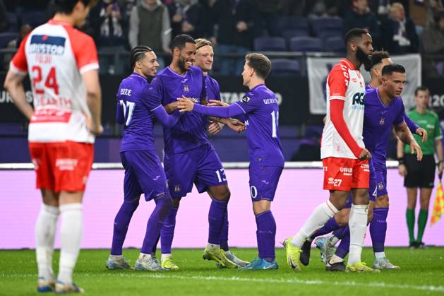 RSC Anderlecht v KV Kortrijk - Jupiler Pro League ANDERLECHT, BELGIUM - NOVEMBER 03 : Autogoal Kadri Abdelkahar midfielder of KV Kortrijk - players of Anderlecht celebrates after scoring during the Jupiler Pro League match between RSC Anderlecht and KV Kortrijk on November 3, 2024 in Anderlecht, Belgium, 03 11 2024 Anderlecht Belgium  Copyright: xVincentxKalutx