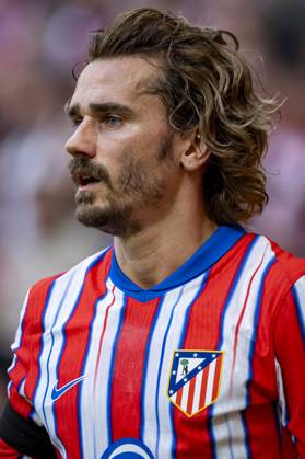 Atletico de Madrid vs UD Las Palmas - La Liga EA Sports 2024 25 Antoine Griezmann of Atletico de Madrid seen during the La Liga EA Sports 2024 25 football match between Atletico de Madrid and UD Las Palmas at Estadio Riyadh Air Metropolitano on November 03, 2024 in Madrid, Spain. Madrid Estadio Riyadh Air Metropolitan Madrid Spain Copyright: xAlbertoxGardinx AGardin_20241103_Football_Liga_Atletico_Madrid_Las_Palmas_158