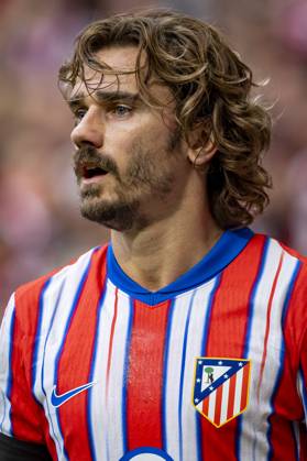 Atletico de Madrid vs UD Las Palmas - La Liga EA Sports 2024 25 Antoine Griezmann of Atletico de Madrid seen during the La Liga EA Sports 2024 25 football match between Atletico de Madrid and UD Las Palmas at Estadio Riyadh Air Metropolitano on November 03, 2024 in Madrid, Spain. Madrid Estadio Riyadh Air Metropolitan Madrid Spain Copyright: xAlbertoxGardinx AGardin_20241103_Football_Liga_Atletico_Madrid_Las_Palmas_166