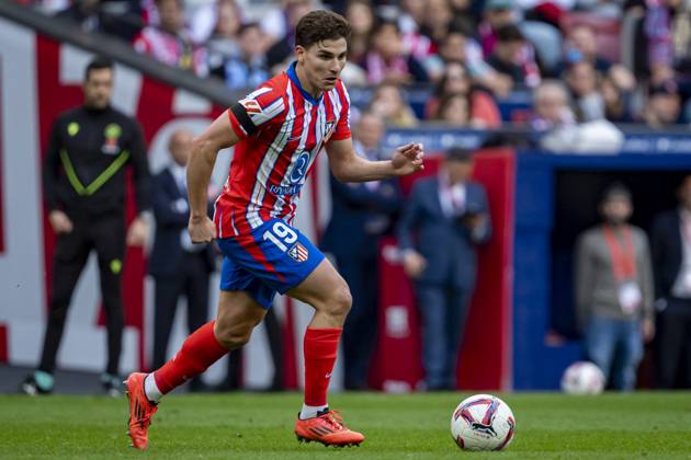 Atletico de Madrid vs UD Las Palmas - La Liga EA Sports 2024 25 Julian Alvarez of Atletico de Madrid in action with the ball during the La Liga EA Sports 2024 25 football match between Atletico de Madrid and UD Las Palmas at Estadio Riyadh Air Metropolitano on November 03, 2024 in Madrid, Spain. Madrid Estadio Riyadh Air Metropolitan Madrid Spain Copyright: xAlbertoxGardinx AGardin_20241103_Football_Liga_Atletico_Madrid_Las_Palmas_179