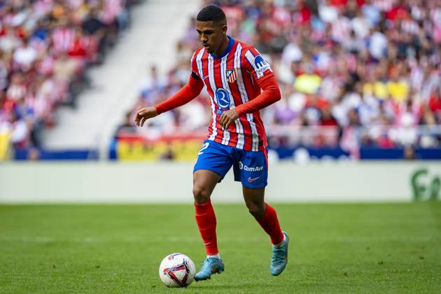Atletico de Madrid vs UD Las Palmas - La Liga EA Sports 2024 25 Samuel Lino of Atletico de Madrid in action with the ball during the La Liga EA Sports 2024 25 football match between Atletico de Madrid and UD Las Palmas at Estadio Riyadh Air Metropolitano on November 03, 2024 in Madrid, Spain. Madrid Estadio Riyadh Air Metropolitan Madrid Spain Copyright: xAlbertoxGardinx AGardin_20241103_Football_Liga_Atletico_Madrid_Las_Palmas_189