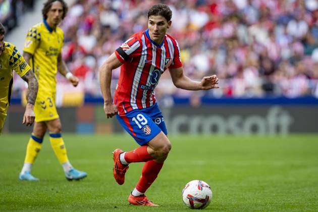 Atletico de Madrid vs UD Las Palmas - La Liga EA Sports 2024 25 Julian Alvarez of Atletico de Madrid in action with the ball during the La Liga EA Sports 2024 25 football match between Atletico de Madrid and UD Las Palmas at Estadio Riyadh Air Metropolitano on November 03, 2024 in Madrid, Spain. Madrid Estadio Riyadh Air Metropolitan Madrid Spain Copyright: xAlbertoxGardinx AGardin_20241103_Football_Liga_Atletico_Madrid_Las_Palmas_193