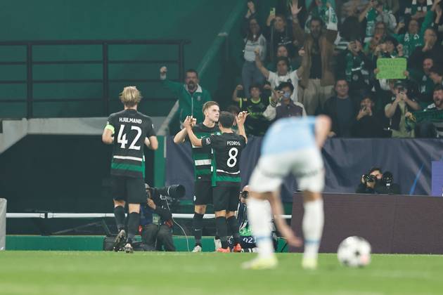 Viktor Gyokeres (SportingCP), NOVEMBER 5, 2024 - Football Soccer : Gyokeres celebrate after his goal with team players during UEFA Champions League League phase match day 4 between Sporting Clube de Portugal 4-1 Manchester City at the Estadio Jose Alvalade in Lisbon, Portugal. Noxthirdxpartyxsales (272403009)
